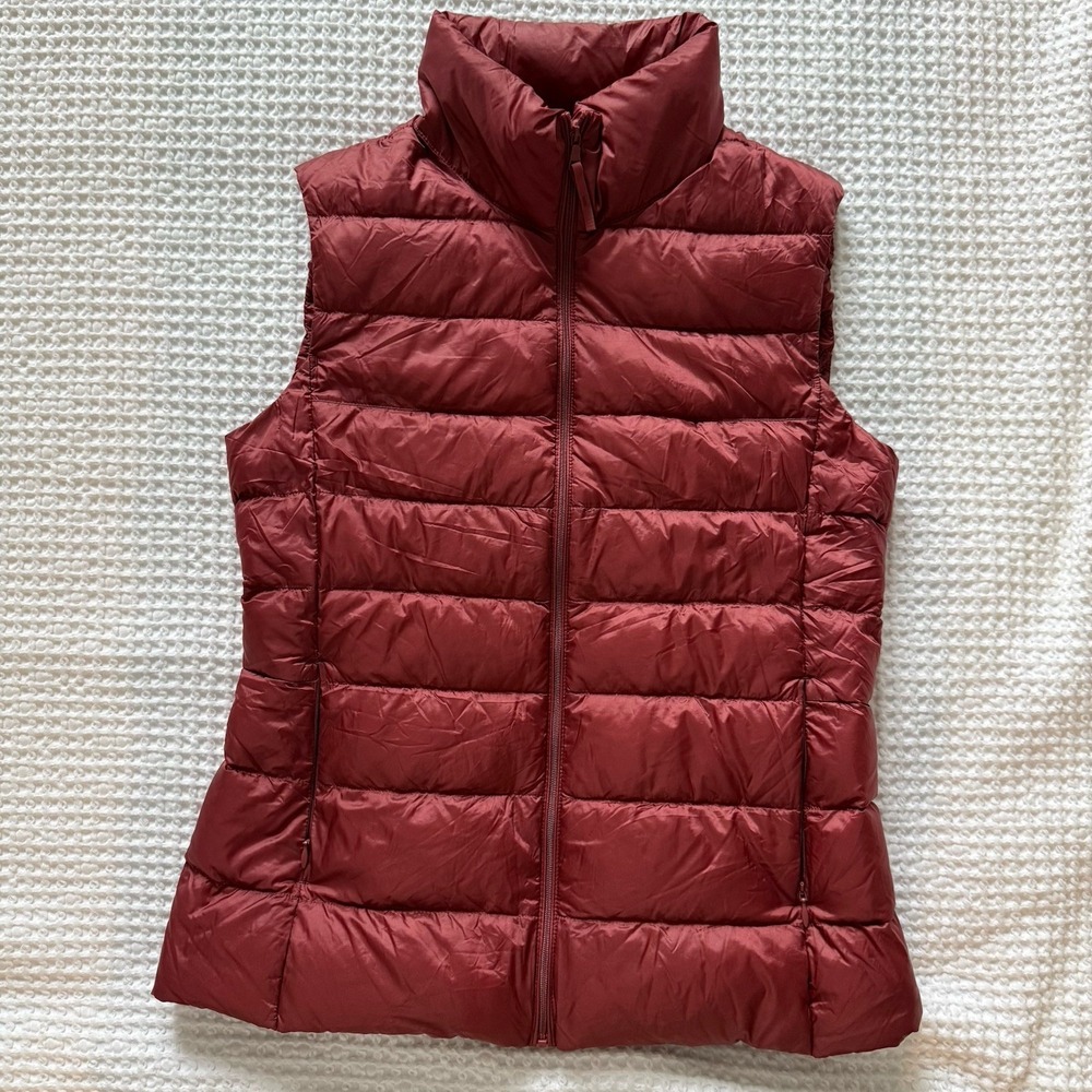Uniqlo Ultra Light Down Puffer Vest Womens Small Red Maroon Burgundy Packable